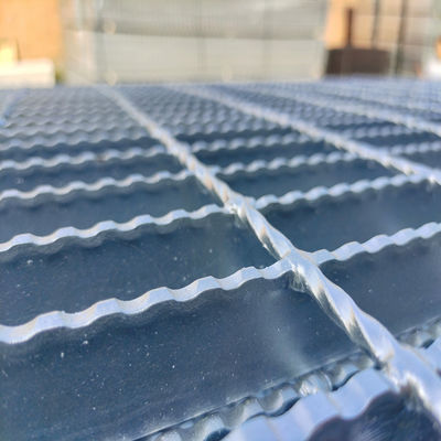 A calha Q235 dada forma dente serrilhou os materiais de construção de aço da planta da raspagem