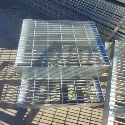 Painted 304/20/100 Industrial Steel Grating For Equipment Maintenance Platform