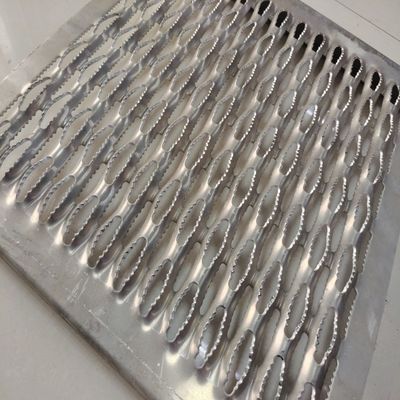 Anti deslizamento da cor preta de alumínio que raspa a resistência excelente do tempo