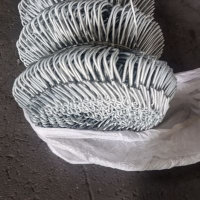 Altura 1,8m Diâmetro de fio 4mm malha 90*90mm Segurança Industrial Chain Link vedação