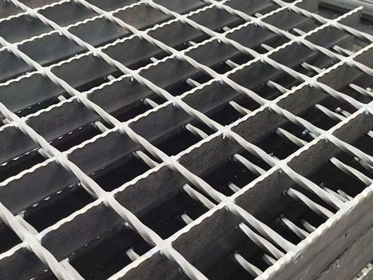 Máquina de trabalho pesado Soldadura por pressão Grelhas de barras de aço galvanizadas com barra transversal de 3 mm