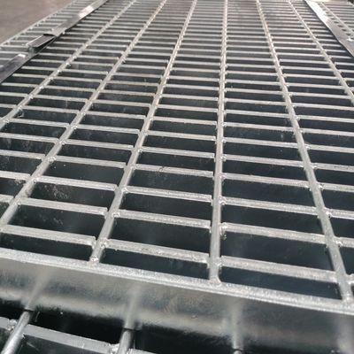 Grelha de aço de 30 mm com resistência à corrosão antiderrapante e solda de prensagem