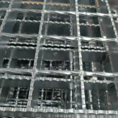 Grelhas de piso de aço industrial soldados sob pressão por máquina com superfície lisa e brilhante