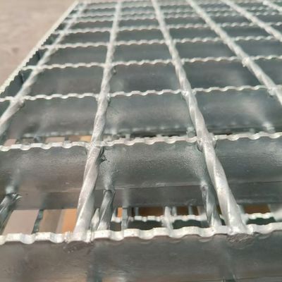 Grades de aço resistentes aos raios UV: cores resistentes ao desbotamento e duradouras