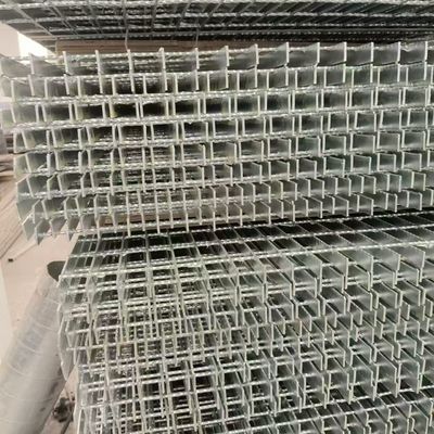 Grelhas de aço ventiladas, mantendo a circulação de ar
