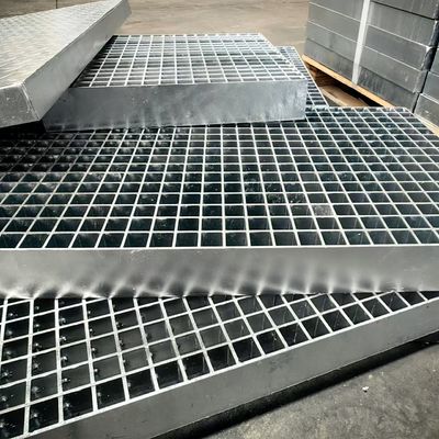 Grelha de aço galvanizado a quente moderna com solda por pressão de máquina e 30 mm de passo de barra de rolamento