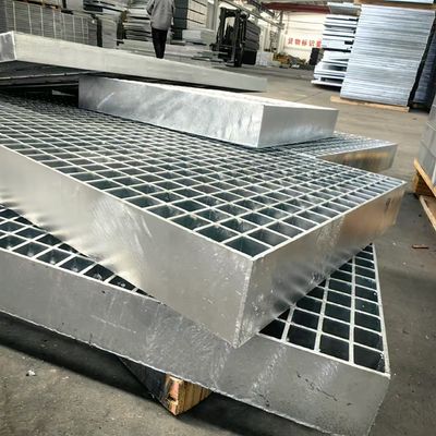 Grelha de aço galvanizado a quente com espaçamento de barra de rolamento de 30 mm