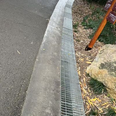 Soldado comercial Flat Bar Steel Grating Com 30mm espaçamento de barra de rolamento