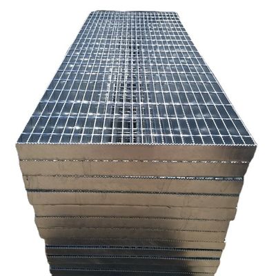 A escadaria industrial galvanizada mergulhada quente serrilhou o CE da raspagem